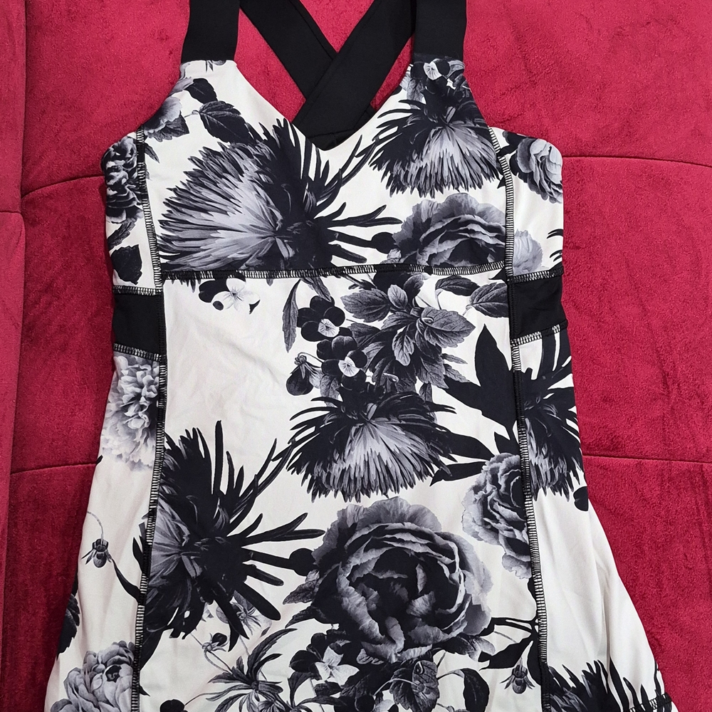 Lululemon Floral Black and White